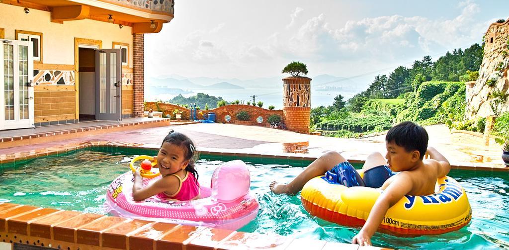 Gung Pension Namhae Ngoại thất bức ảnh