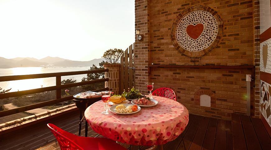 Gung Pension Namhae Ngoại thất bức ảnh